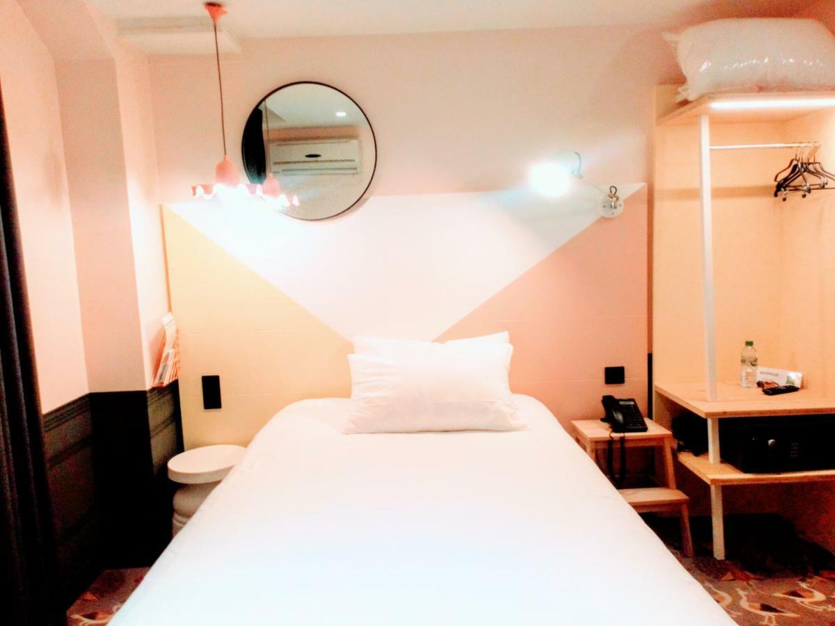 Hotel Ibis Styles Paris Gare De L'Est Tgv Exterior foto